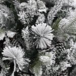 Sapin de Noël à flocons de neige et pommes de pin 225 cm PVC/PE – Image 2