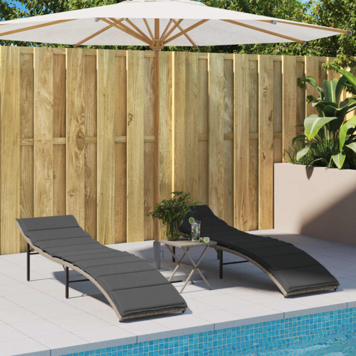 VXL8721102501296_m_en_hd_1.jpg Chaises longues lot de 2 et coussins gris clair résine tressée – Image 1